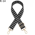 Detailansicht des Hahnentritt-Jacquard-Gurtes mit polierten goldfarbenen Metallkarabinern - Silberverschluss / Weiß auf Schwarz (R-14)