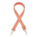 Détail de la bandoulière de sac en jacquard orange et blanc avec crochets dorés réglables - No 13 Flèches Orange Clair