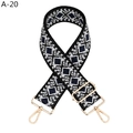 Detail eines verstellbaren Stickerei-Taschenriemens mit Rautenmuster und Goldhaken - Silberverschluss / Marineblau