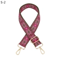 Détail de la bandoulière tissée à motif ethnique avec boucle en métal doré - Rose Rouge Crochet Argenté (S-2)