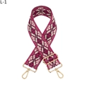 Details des verstellbaren ethnischen Jacquard-Taschenriemens mit goldenen Metallhaken - Silberverschluss / L-1 Rosarot