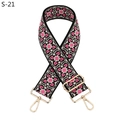 Dettaglio della tracolla larga jacquard etnico con ganci in metallo dorato - Nero Rosa Rosso Floreale (S-21)