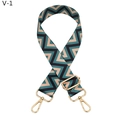 Dettaglio della tracolla regolabile a zigzag con ganci dorati per borse - Chevron Nero Verde Fibbia Oro (V-1)