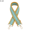Détail de la bandoulière tissée bleue et jaune avec mousquetons métalliques dorés - Fermoir Argenté / Style à Pois Bleu/Jaune (S-14)