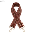 Nahaufnahme der Jacquard-Taschenriemen im Ethno-Stil mit goldenen Haken und Mustern - Brauner Jacquard-Stil (A-13) / Goldschnalle