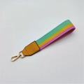 Cinturino da polso in tessuto a righe spesse con chiusura a moschettone dorata e pelle gialla - Chiusura in Argento / Arcobaleno con Finiture Gialle