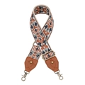Detailansicht der böhmischen Blumenstickerei am verstellbaren PU-Leder-Schultergurt - Orangerot Navy Blumenstickerei (Q7)