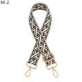 Detailansicht des ethnischen geometrischen Jacquard-Gurtes mit goldenen Metallkarabinern - M-2 Khaki Schwarz Goldene Schnalle