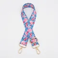 Détail de la bandoulière florale ajustable avec tissu bleu et mousquetons dorés - Fleur Rose Bleu Lac Boucle Dorée (N° 81)
