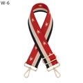 Détail de la bandoulière réglable à motif d'étoiles avec crochets métalliques dorés - Style Étoile Rayure (W-6) / Rouge/Crème/Bleu (Boucle Dorée)