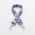 Dettaglio tracolla larga regolabile con motivi floreali viola e ganci in metallo oro - Fiore Blu Viola (Fibbia Dorata) (93)