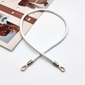 Dettaglio tracolla bianca in pelle PU con moschettoni esagonali dorati per borse moda - 60CM / Bianco