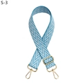 Verstellbarer Taschenriemen mit blau-weißem Wellenmuster und goldenen Karabinerhaken - Goldschnalle / S-3 Hellblau