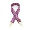 Dettaglio della tracolla regolabile con motivo pavone colorato e ganci dorati - Chiusura in Argento / N. 8 Rosa Porpora