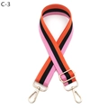 Détail de la bandoulière tressée large avec rayures orange noir rose et boucles dorées - Boucle Dorée / C-3 Rayures Orange Rose