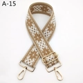 Vue détaillée d'une bandoulière ethnique jacquard réglable avec crochets dorés - Khaki (A-15)