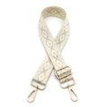 Dettaglio della tracolla geometrica jacquard con fibbie in metallo dorato lucido - Beige