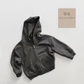 Detalle de sudadera con capucha gris oscuro para niños con cremallera y puños elásticos - 80cm / gris oscuro