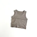 Detalle de una camiseta sin mangas de algodón flameado marrón y su tejido transpirable - 80cm / Caqui Gris
