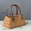 Borsa in rattan intrecciato a mano con manici in pelle marrone e rivetti dorati - Rettangolare