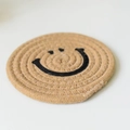 Posavasos japonés minimalista de algodón tejido con carita sonriente en color beige natural - 15cm Amarillo Tierra Sonriente