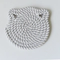 Mantel individual de cuerda de algodón trenzado gris y blanco con orejas de gato - 15cm Gato Gris Jaspeado
