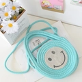 Borsa a tracolla rotonda in paglia intrecciata blu con dettaglio sorriso in strass - Verde