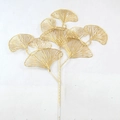 Goldener Ginko-Zweig mit hohlen Blättern für Heimdekoration und festliche Gestecke - Ginkgo