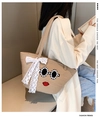 DIY Stroh-Tragetasche aus Baumwollseil mit Spitzenschleife und Perlenstickerei-Detail - Khaki