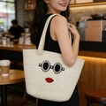 Weiße gewebte Baumwolltasche mit Perlen-Sonnenbrillen-Design und roten Lippen - Gebrochenes Weiß