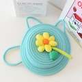 Petit sac fourre-tout tissé bleu clair avec décoration florale jaune et bandoulière fine - Sac Chapeau Vert + Tournesol Jaune