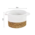 Dettaglio di un cesto portaoggetti bicolore in corda di cotone ed erba intrecciata 23x16cm - Piccolo (23x16cm) / Bianco Giuntato Naturale