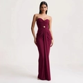 Elegante vestido de noche burdeos palabra de honor con pliegues y hebilla dorada - S / Burdeos