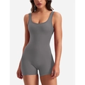 Dettaglio del body grigio senza maniche con schiena scoperta e design slim plissettato - S / Grigio