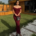 Robe longue moulante bordeaux à épaules dénudées en maille pour des événements formels - Rouge Foncé