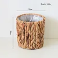 Detalle de cesta de jacinto de agua hecha a mano con dimensiones 20x20cm y un peso de 348g - Mediano (20*20)