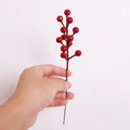 Nahaufnahme künstlicher roter Beeren Zweig für Weihnachts-DIY-Kranz und Dekorationen - 12 Köpfe Mit Draht