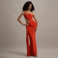 Details des roten One-Shoulder-Kleides mit Cut-outs, Falten und seitlichen Fransen - S / Orangerot