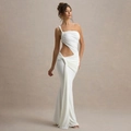 Detailansicht eines weißen One-Shoulder-Maxikleides mit Seitenausschnitt und Raffung - S / Weiß