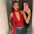Haut licou rouge chic avec col en V profond et lien de cou élégant pour l'été - S / Rouge