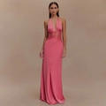 Abito lungo in raso rosa con scollo a V profondo, allacciato al collo e inserti in pizzo - S / Rosa