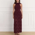 Elegante abito lungo in pizzo bordeaux con scollo all'americana e vestibilità slim - XS / Borgogna