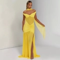 Dettaglio dell'abito giallo senza spalline con maglia arricciata e spacco alto - S / Giallo (Con Sciarpa)