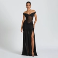 Dettaglio del corsetto in rete trasparente con drappeggio e spacco alto sul vestito - S / Nero (Con Sciarpa)
