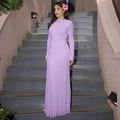 Elegante abito lungo viola a maniche lunghe con dettagli plissettati e vestibilità slim - S / Viola