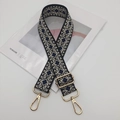 Tracolla larga regolabile con motivo jacquard a rombi e ganci in metallo dorato - Gancio oro chiaro / Nero Beige Blu