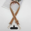 Dettaglio tracolla per telefono in jacquard marrone con ganci in metallo oro - Bordo Beige Marrone Con Pad a T