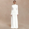 Elegante abito lungo bianco aderente con maniche lunghe, collo alto e dettagli plissettati - S / Bianco