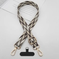 Détail de la bandoulière de téléphone ajustable en polyester à chevrons et fermoirs dorés - Chevron Beige Marron (Style 6)