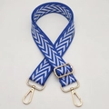 Verstellbarer Schultergurt mit blau-weißem Webmuster und goldenen Karabinern für Taschen - Silberhaken / Kleinblau